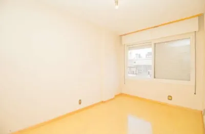 Apartamento de 2 quartos com 51 metros privativos na av: senador salgado filho