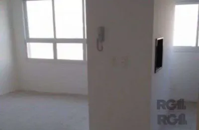 Apartamento com 75m² privativos, 3 dormitórios sendo 1 suíte, living dois ambientes, imóvel arejado e iluminado.