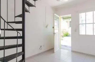 Aconchegante sobrado com 1 dormitório, suíte, vaga, no bairro são josé em porto alegre/rs.