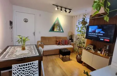 Apartamento térreo com 02 quartos e 01 vaga no bairro campo novo