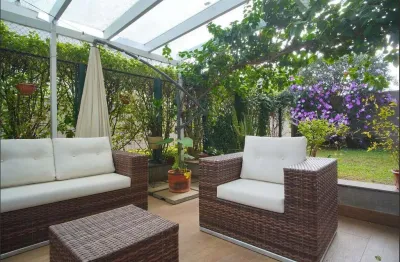 Apartamento garden semimobiliado 2 dormitórios, e vaga pra 2 carros.
