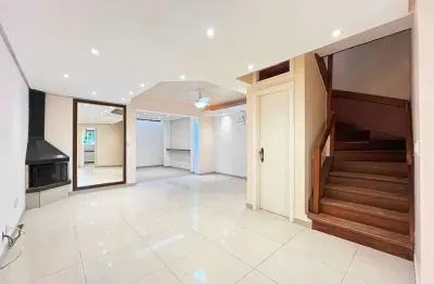 Casa em condomínio fechado com 2 quartos à venda na Rua Doutor Barcelos, --, Tristeza, Porto Alegre