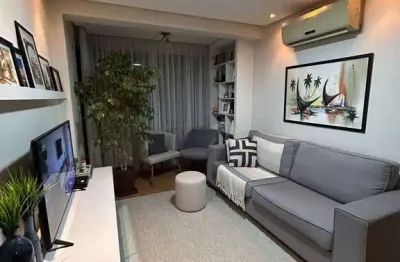 Apartamento à venda com 2 quartos e 55m² no bairro cristal