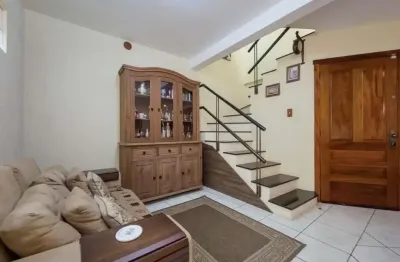 Casa de condomínio com 3 dorms sendo 1suíte e 151 m² no bairro sétimo céu/poa