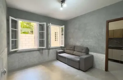 Casa com 3 quartos à venda na Rua Washington Luiz, --, Centro Histórico, Porto Alegre