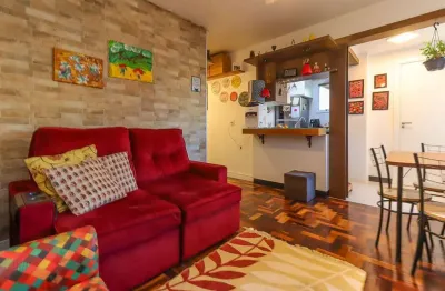 Apartamento terreo de 03 dormitórios,reformado no bairro teresópolis-porto alegre /rs