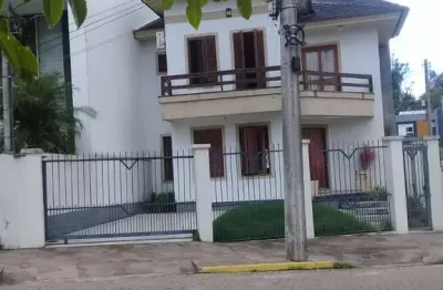 Sobrado a venda no bairro hipica de porto alegre com 04 dormitórios sendo 01 suite