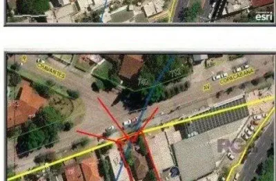 Terreno plano com 439m², localizado na avenida copacabana, no limite entre os bairros tristeza e assunção