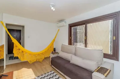 Apartamento com 3 quartos à venda na Rua Felipe Camarão, --, Rio Branco, Porto Alegre