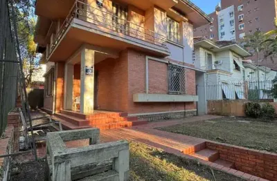 Casa com 3 quartos à venda na Rua Dário Pederneiras, --, Petrópolis, Porto Alegre