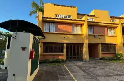 Casa com 3 quartos à venda na Rua General Gomes Carneiro, --, Medianeira, Porto Alegre