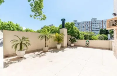 Apartamento garden com 3 dormitórios e pátio ensolarado
