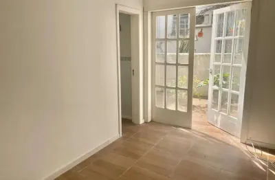 Apartamento com 2 quartos à venda na Avenida Getúlio Vargas, --, Menino Deus, Porto Alegre