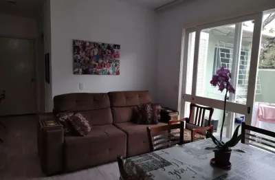 Apartamento garden, 2 dormitórios, 1 suíte, e 1 vaga de garagem coberta.