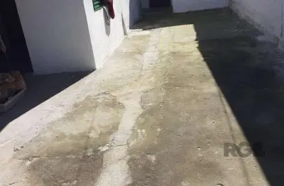 Casa com 3 quartos à venda na Estrada Barro Vermelho, --, Restinga, Porto Alegre