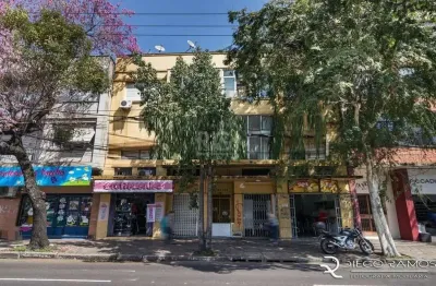 Venda de apartamento no bairro petrópolis 108m² - 3 dormitórios, varanda, cozinha: com churrasqueira e cooktop de 5 bocas. apartamento no bairro petrópolis com 3 amplos dormitórios, sendo 2 de frente