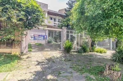 Casa com 3 quartos à venda na Rua Araponga, --, Chácara das Pedras, Porto Alegre