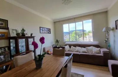 Apartamento à venda com linda vista em localização privilegiada com 2 dormitórios e 1 vaga de garagem no bairro azenha em porto alegre/rs.
