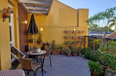 Casa em condomínio fechado com 3 quartos à venda na Rua General Gomes Carneiro, --, Medianeira, Porto Alegre