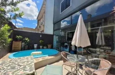 Casa em condomínio fechado com 3 quartos à venda na Rua Pau Brasil, --, Hípica, Porto Alegre