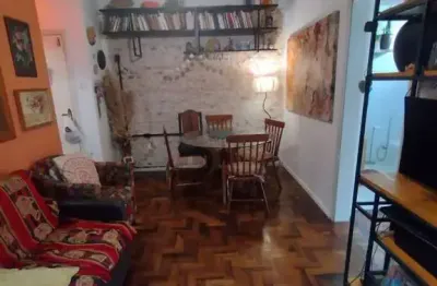 Apartamento 02 dormitórios, com pátio no bairro são geraldo