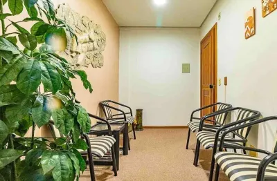 Sala comercial ampla no bairro floresta a venda, com vaga de garagem