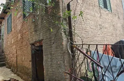 Casa com 3 quartos à venda na Rua Marquês do Maricá, --, Vila Nova, Porto Alegre