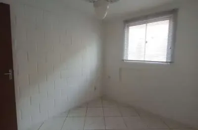 Apartamento com 02 dormitórios com estacionamento por convenção