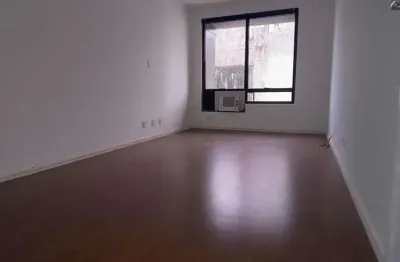 Sala comercial à venda na Avenida Cristóvão Colombo, --, Floresta, Porto Alegre