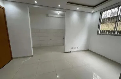 Apartamento térreo 2 quartos em condomínio fechado com piscina e infra completa