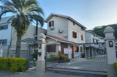 Casa em condomínio fechado com 3 quartos à venda na Rua Professor Carvalho Freitas, --, Teresópolis, Porto Alegre