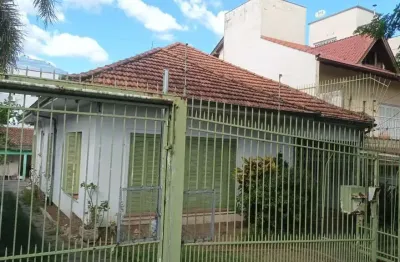 Casa com 3 quartos à venda na Rua General Souza Doca, --, Petrópolis, Porto Alegre