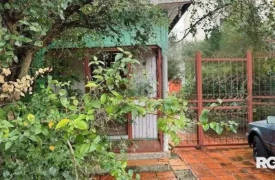 Casa com 2 quartos à venda na Travessa Serafim Terra, --, Jardim Botânico, Porto Alegre