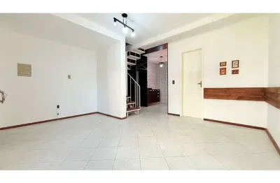 Casa em condomínio fechado com 3 quartos à venda na Avenida Monte Cristo, --, Vila Nova, Porto Alegre