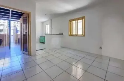 Cobertura horizontal 1 dormitório com 65m2 no Centro Histórico de Porto Alegre.