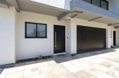 Casa em condomínio com conforto e exclusividade no bairro tristeza