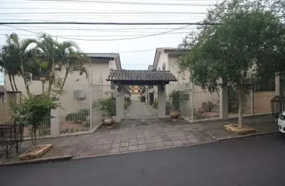 Casa em condomínio com 2 vagas de garagem para carros pequeno !