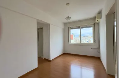 Apartamento 1 dormitório com vista para o guaíba no centro histórico
