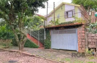 Casa em porto alegre, no bairro cavalhada, com 4 dormitório(s), e 4 banheiros, à