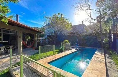 Casa em condomínio fechado com 3 quartos à venda na Avenida Edgar Pires de Castro, --, Hípica, Porto Alegre