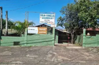 Casa em porto alegre, no bairro vila nova, com 1 dormitório(s), e 1 banheiros, à