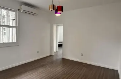 Apartamento com 2 quartos à venda na Rua Washington Luiz, --, Centro Histórico, Porto Alegre