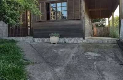 Casa com 03 quartos e 02 vagas (Mista) no Bairro Jardim Leopoldina, Porto Alegre