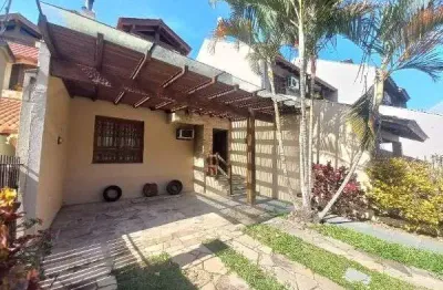 Casa em porto alegre, no bairro ipanema, com 3 dormitório(s), e 3 banheiros, à v