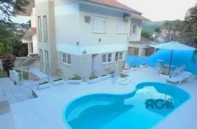 Casa em porto alegre, no bairro espirito santo, com 3 dormitório(s), e 3 banheir