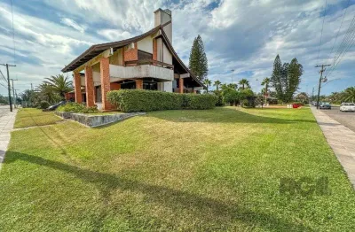 Icônica casa para comprar a poucos metros do mar em atlântida