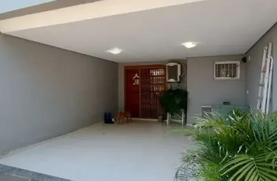 Linda Residência com 3 dormitórios, sendo 1 suíte á venda no Imperial Parque.