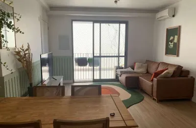Apartamento de 2dormitórios com vaga de garagem, em prédio com excelente padrão construtivo.