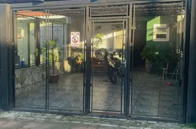 Casa com 2 quartos à venda na Rua Simeão Meira, --, Restinga, Porto Alegre