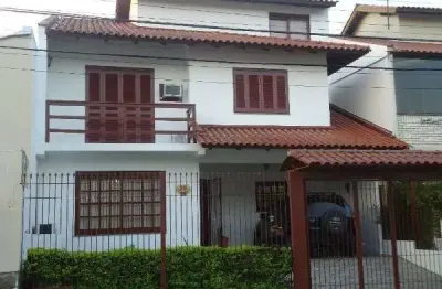 Sobrado para Venda - 158m², 3 dormitórios, sendo 1 suites, 2 vagas - Espirito Sa